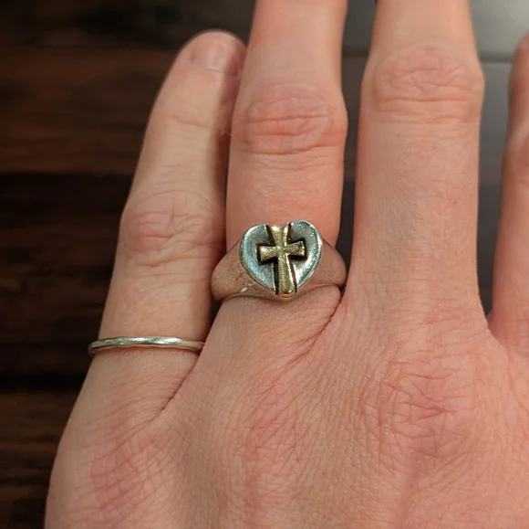 RETIRED James Avery Sterling Silver 14k Gold Heart Cross Ring Size 5.5 - Picture 7 of 8